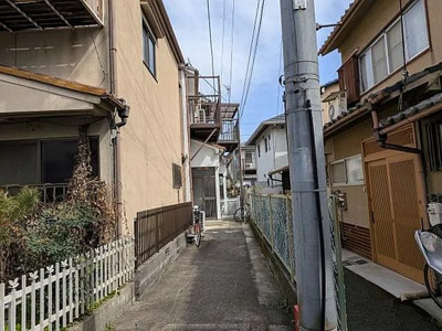 【前面道路含む現地写真】 | 山科区安朱馬場ノ西町　中古戸建（賃貸オーナーチェンジ）