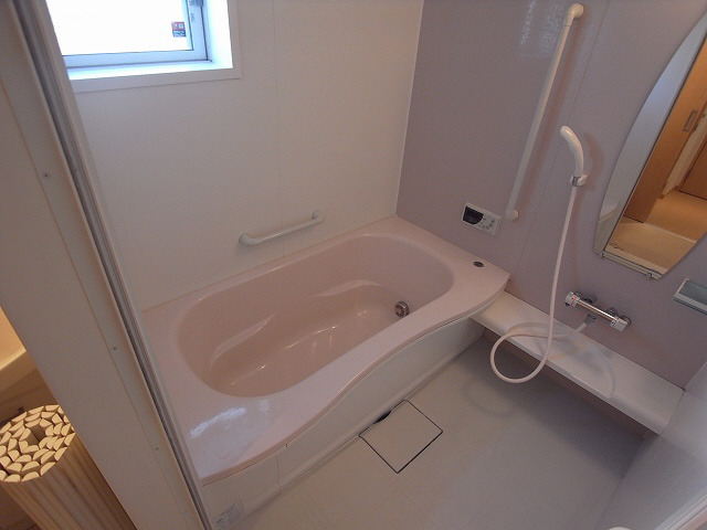 神戸市須磨区多井畑南町の一戸建ての浴室|追焚機能付浴室