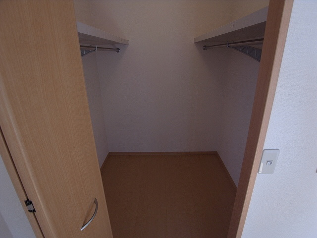 神戸市須磨区多井畑南町の一戸建ての収納|ウォークインクローゼット