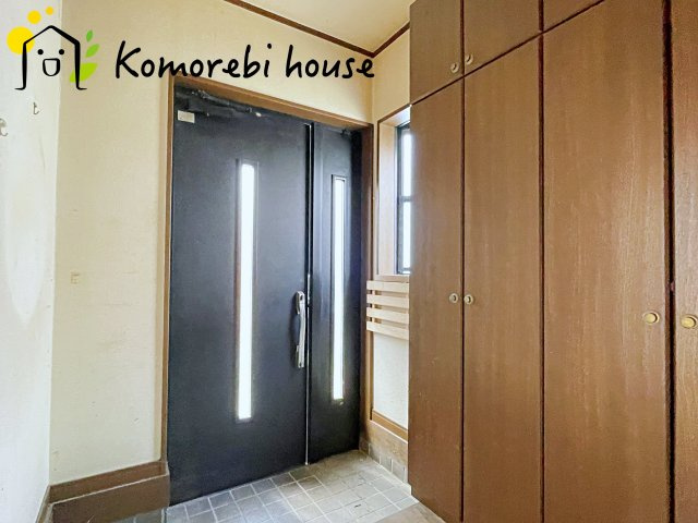 蓮田市西城　1期　中古一戸建ての玄関|26.3.23撮影済み