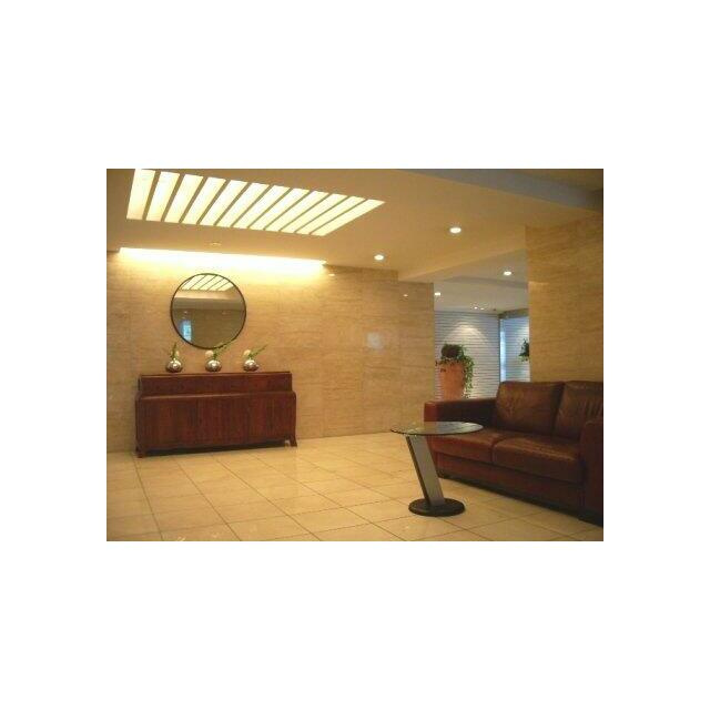 カスタリア高輪のエントランス