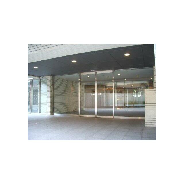 カスタリア高輪のエントランス