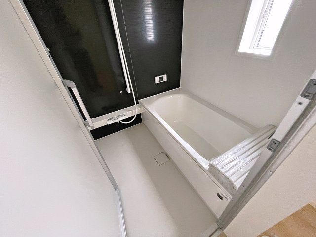 新築戸建・新築建売　郡山市安積町笹川第7　永盛小・安積中の浴室|浴室乾燥機付き＆小窓付きなのでカビの発生を抑制！浴室を清潔に保つことができます！