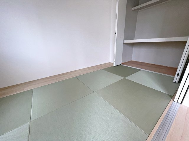新築戸建・新築建売　郡山市安積町笹川第7　永盛小・安積中の和室|畳のぬくもりが心地いい和室。リビングから見守ることができ、お子様のお昼寝や遊び場に最適です！