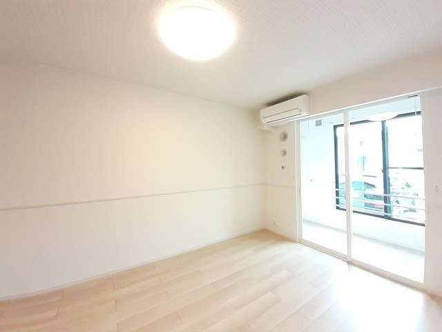 カトルセゾンＮの居間・リビング