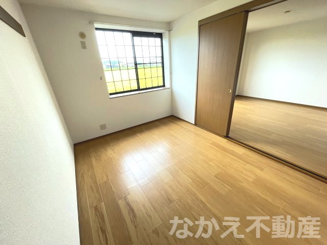 【寝室】 | 広くて明るい寝室