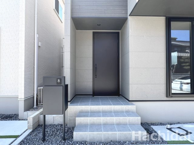 高浜市湯山町八丁目Ⅱ期　新築住宅＜A棟＞のエントランス