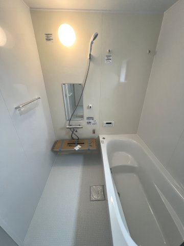 あきる野市伊奈　新築戸建全15棟の浴室|一日の疲れを癒やしてくれる1坪のバスルーム｡ボタンを押すだけの操作でお湯はりも楽々｡
・ゆったりサイズの浴槽で日々の疲れを癒やされます。