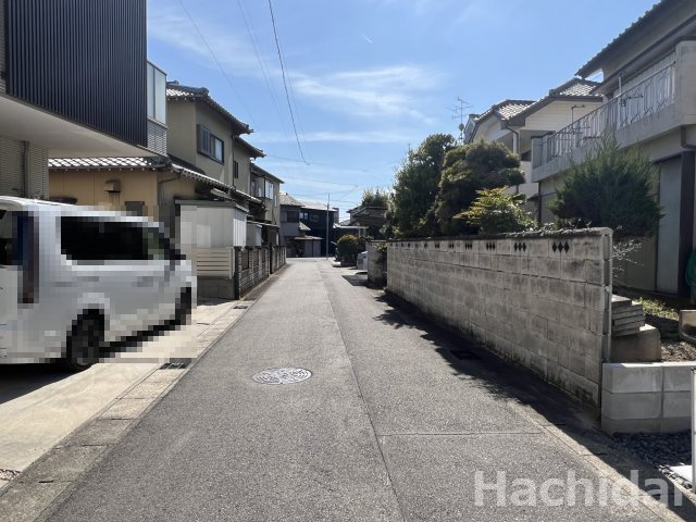 高浜市湯山町八丁目Ⅱ期　新築住宅＜B棟＞の前面道路含む現地写真