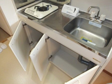 アミティエ船橋駅前のその他|キッチン上部に換気扇・棚あります
