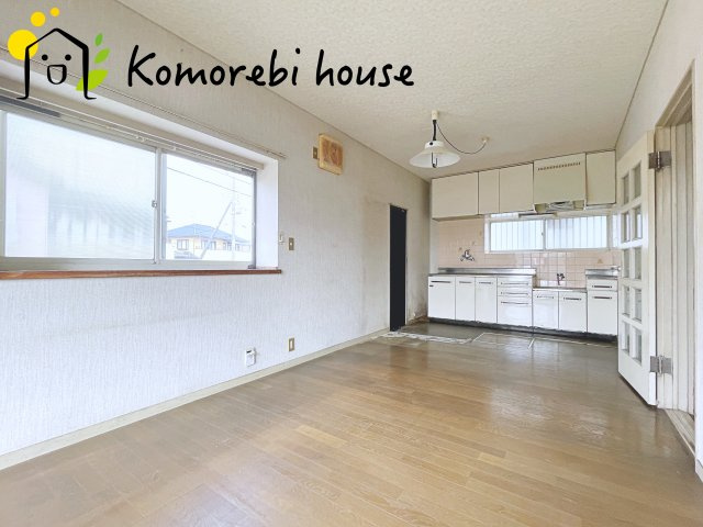 北足立郡伊奈町　1期　中古戸建の居間・リビング|ゆったりとした居間です