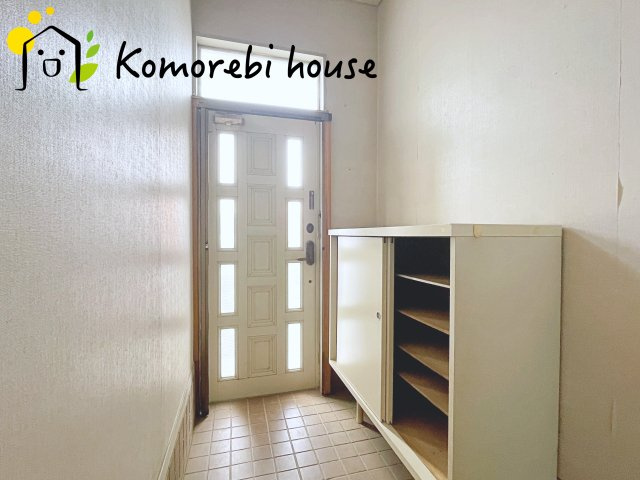 北足立郡伊奈町　1期　中古戸建の玄関|落ち着いた玄関です