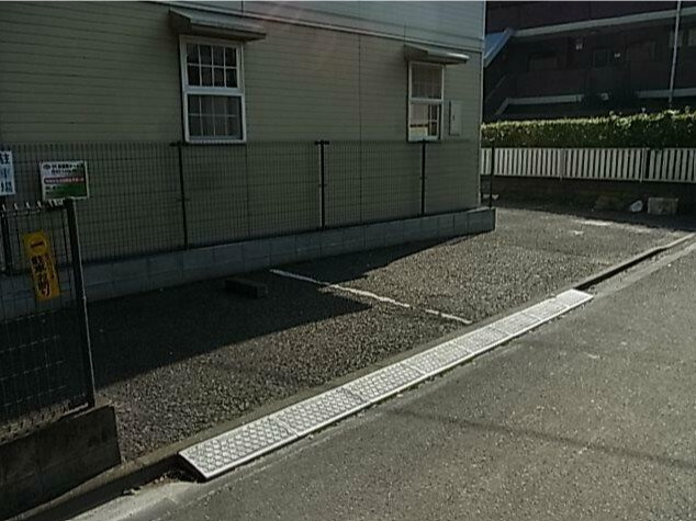 コスモコープの駐車場