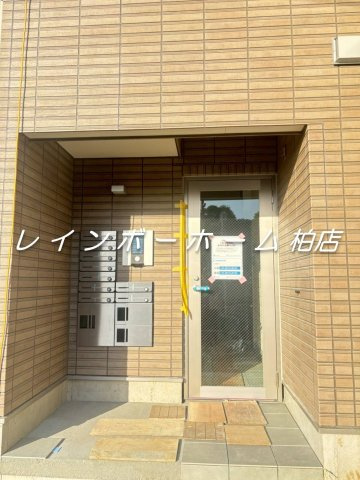特典：仲介手数料が無料です!!のエントランス|落ち着いたエントランスです