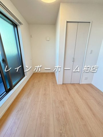 特典：仲介手数料が無料です!!の寝室|広くて明るい寝室