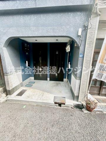 YDハウス赤川のエントランス