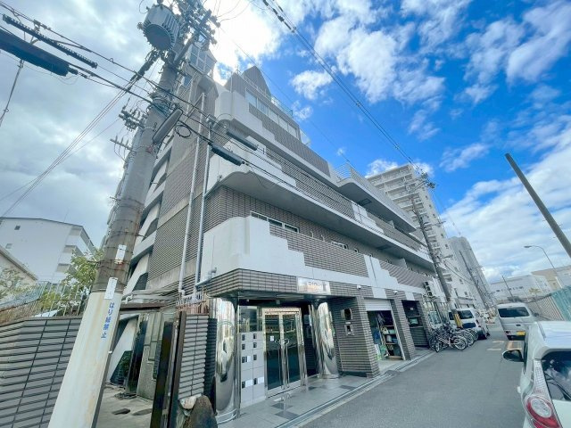 TOMロイヤルシャトーの外観