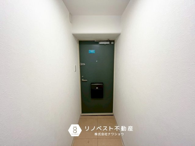 東大阪スカイハイツの玄関|【リノベスト不動産】テナント（事業用）物件のご紹介も可能です。事務所移転・新規開業等お気軽にご相談ください♪