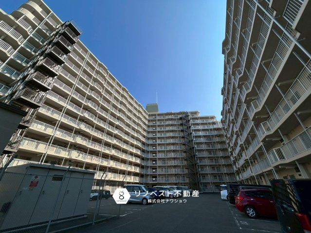 東大阪スカイハイツの外観|11階建ての最上階で眺望良好です♪
東向きバルコニーで気持ちの良い朝日が差し込みます◎