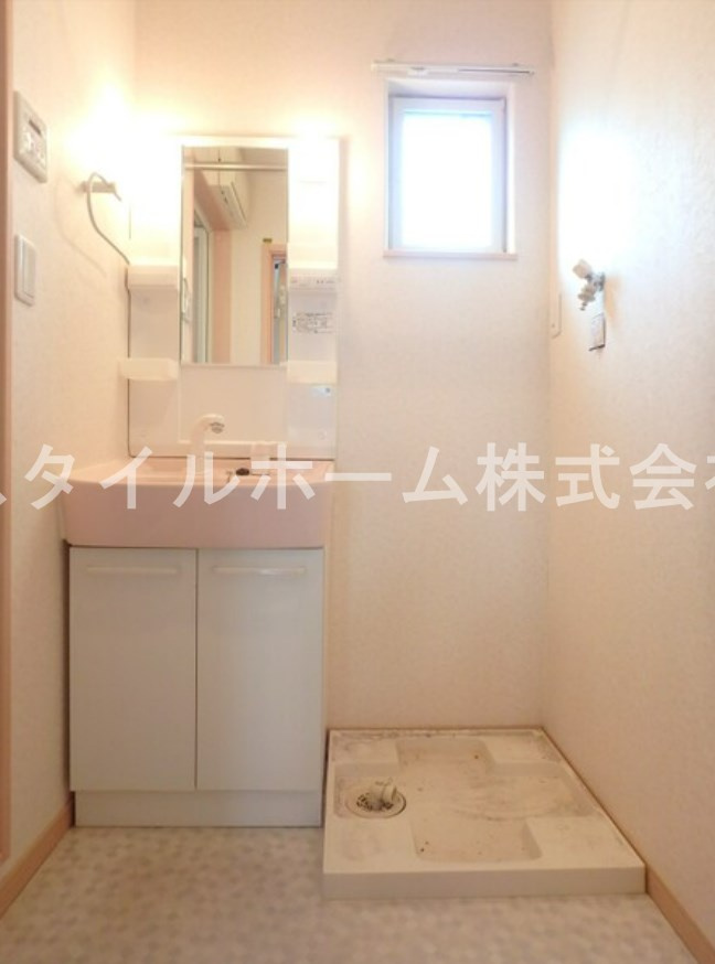 ベルデの洗面所|同建物内別部屋の写真です。