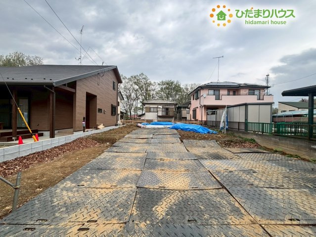 熊谷市江南中央1丁目　新築一戸建て　いろどりアイタウン　01の駐車場