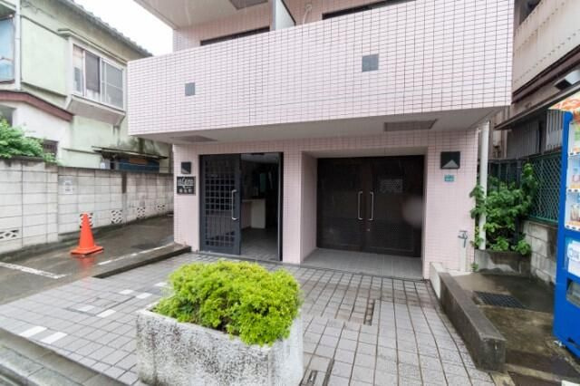 レジェンド椎名町のエントランス