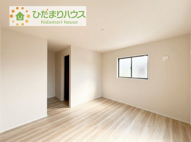 【寝室】 | 牛久市南17期　新築戸建 | 広めの主寝室は、ベッドの他にもパソコンデスクやドレッサーなども置けちゃいます(*^-^*)