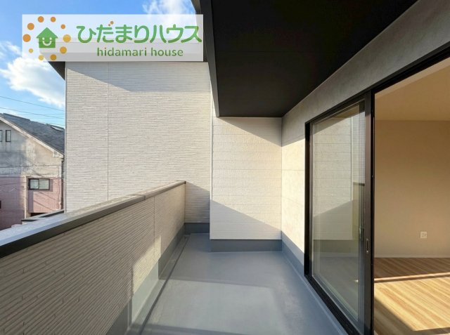 【バルコニー】 | 牛久市南17期　新築戸建 | 広々としたバルコニー。お洗濯物もぜーんぶ干せちゃいます！！