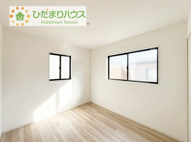 【洋室】 | 牛久市南17期　新築戸建 | 机にベットを置けば子供部屋の完成です！