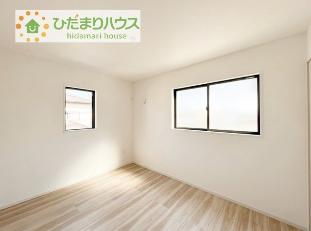 【洋室】 | 牛久市南17期　新築戸建 | 木の温もりがやさしいフローリング♪