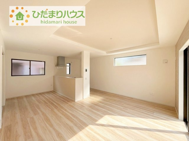 【居間・リビング】 | 牛久市南17期　新築戸建 | お子様が元気に遊べる広々としたリビングです！