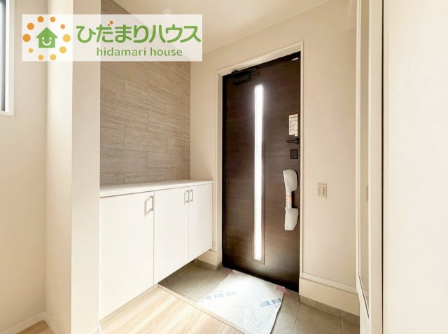 【玄関】 | 牛久市南17期　新築戸建 | 丁度良い靴箱のサイズ♪これだけあれば家族全員の靴がしまえてスッキリ(^O^)