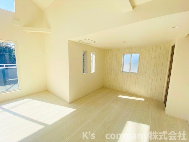 ◎茅ヶ崎市柳島1丁目　新築戸建の居間・リビング|同施工例◇