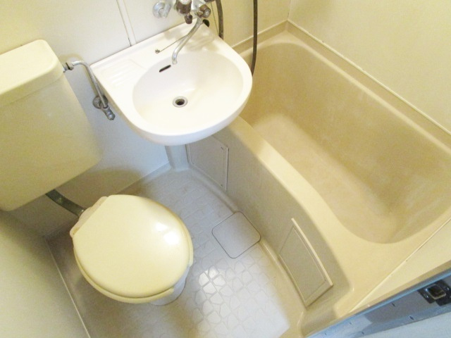 加藤マンションの浴室|３点ユニットバス。