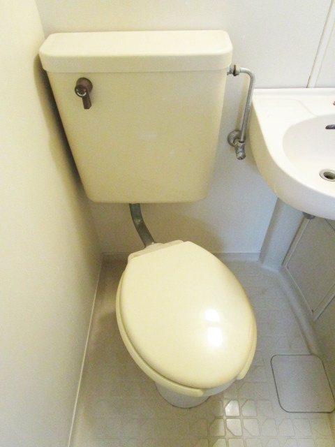 加藤マンションのトイレ|洋式トイレ。