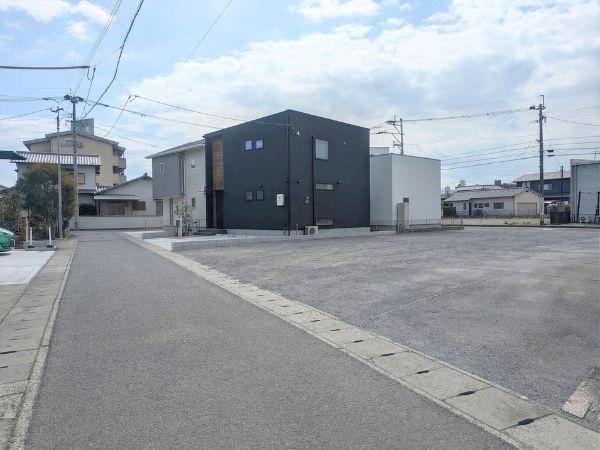 横田　土地①の前面道路含む現地写真|前面道路含む現地(2026年3月撮影)