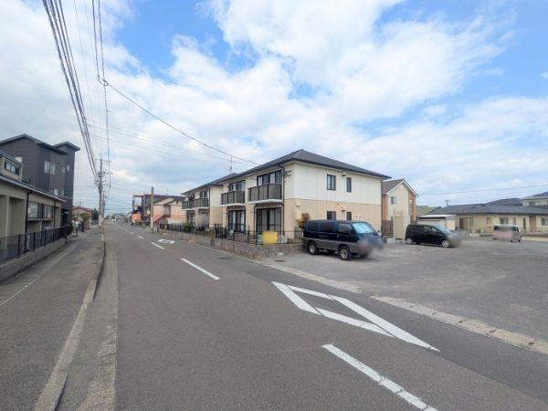 横田　土地②の前面道路含む現地写真|前面道路含む現地(2026年3月撮影)