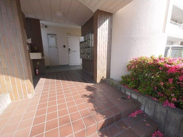 カレッジハイツ豊明　　刈谷市近郊の賃貸ならクラスホーム刈谷店のエントランス