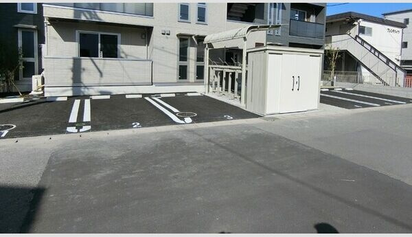 DーROOM泉崎Ⅱの駐車場