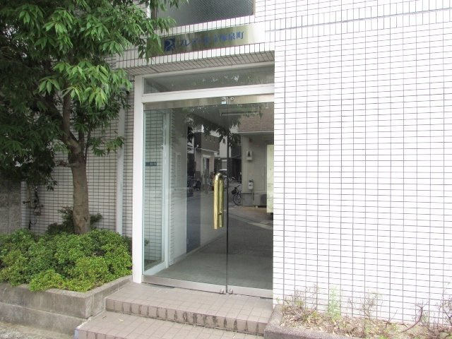 プレアール宝塚泉町のエントランス|建物の内部です