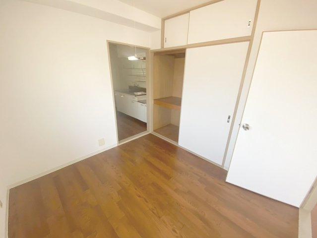 プレアール宝塚泉町の洋室