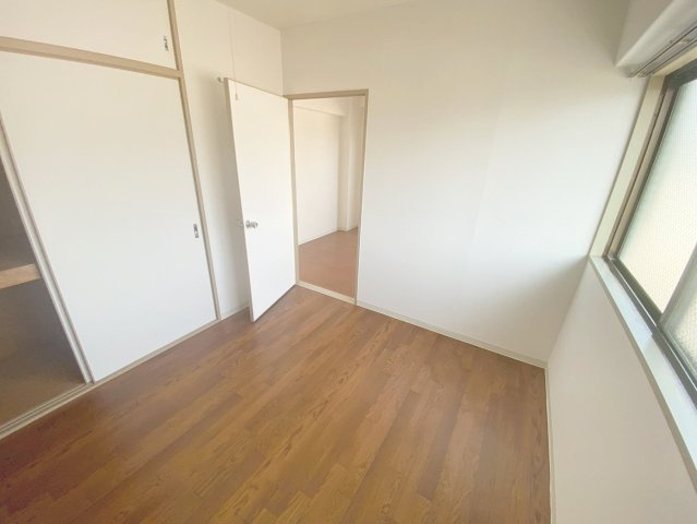 プレアール宝塚泉町の洋室