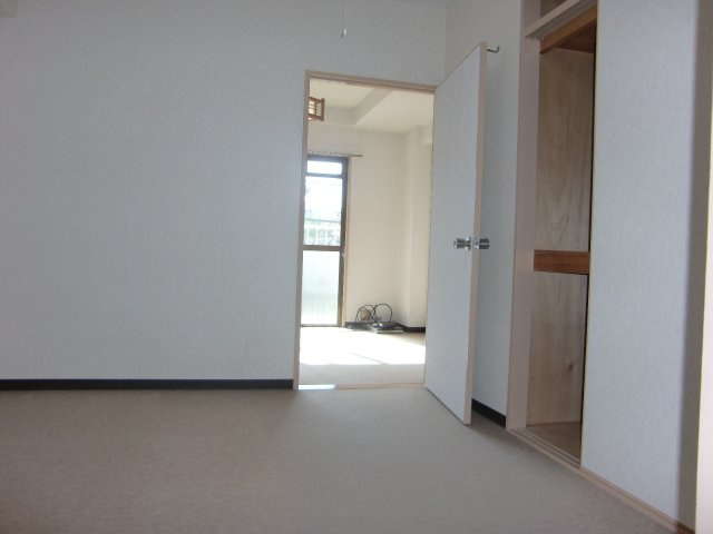 プレアール宝塚泉町の居間・リビング|ゆったり過ごせる居間です