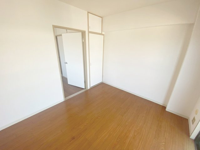 プレアール宝塚泉町の洋室