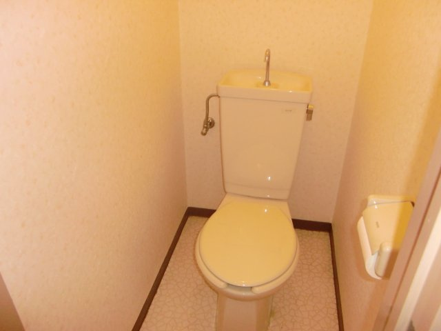 プレアール宝塚泉町のトイレ|コンパクトで使いやすいトイレです