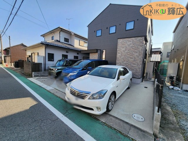 加古川市米田町平津　中古戸建の駐車場