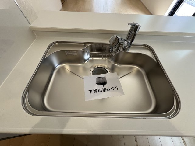 あきる野市伊奈　新築戸建全15棟のキッチン|浄水器付きシンク