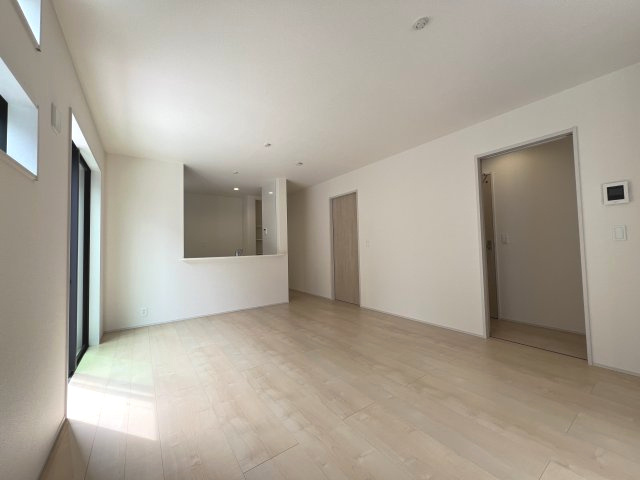 あきる野市伊奈　新築戸建全15棟の居間・リビング|LDK15.7帖
