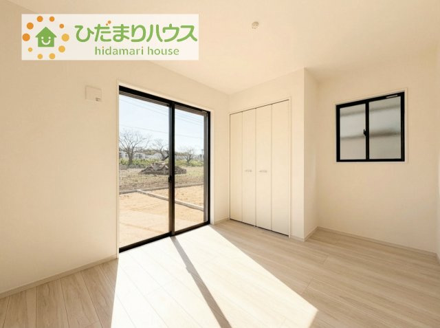 【洋室】 | 土浦市桜町2期　新築戸建　2号棟 | お掃除しやすく、清潔感を保てるのでダニも発生しにくいフローリング♪
