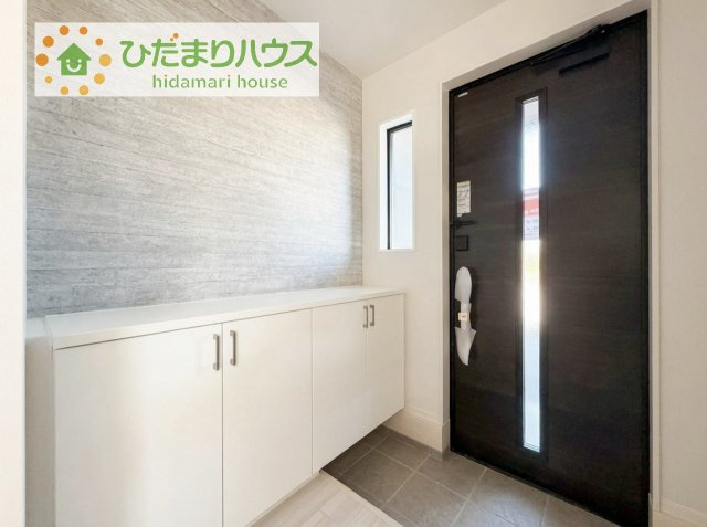 【玄関】 | 土浦市桜町2期　新築戸建　2号棟 | 家族の靴をたっぷり収納！大型シューズクローゼット付き(^^♪